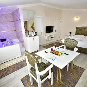 3* Hotel Loca Life Airport