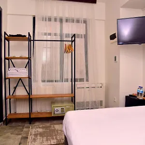 5* Hotel Mates Port